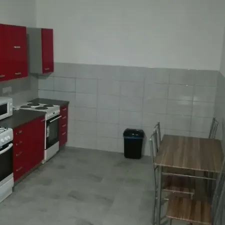 Podzamska 80 Sered *